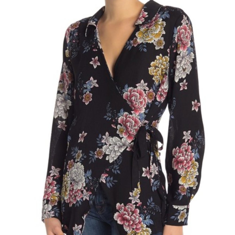 Emelia floral wrap black‎ blouse size M